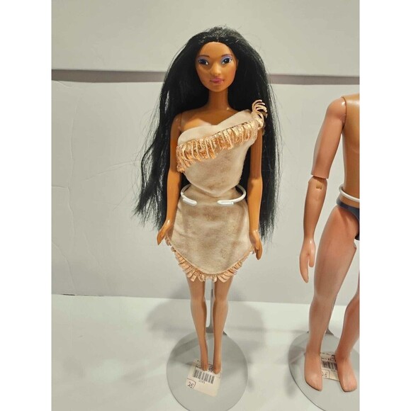 Pocahontas Color Splash Hair John Smith Disney Barbie Dolls 1995 Lot of 2 - Picture 2 of 11